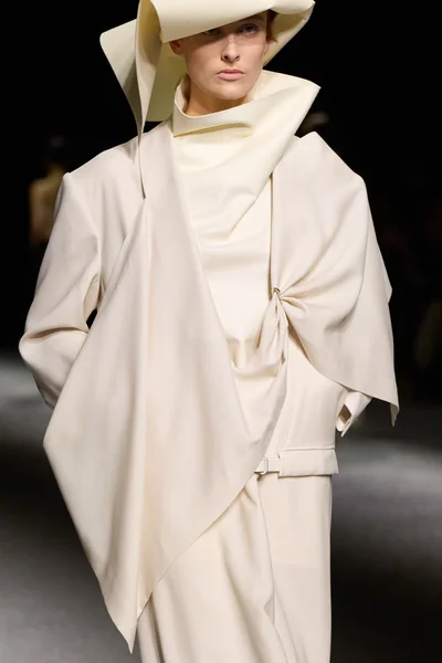 Look 49